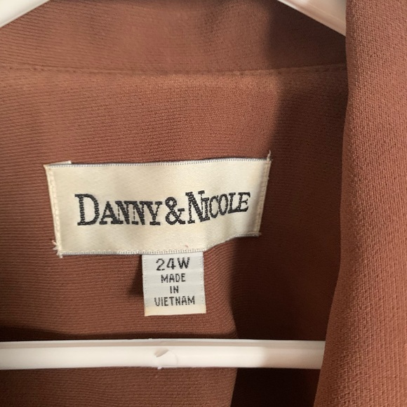 Danny & Nicole Jacket - Picture 3 of 4